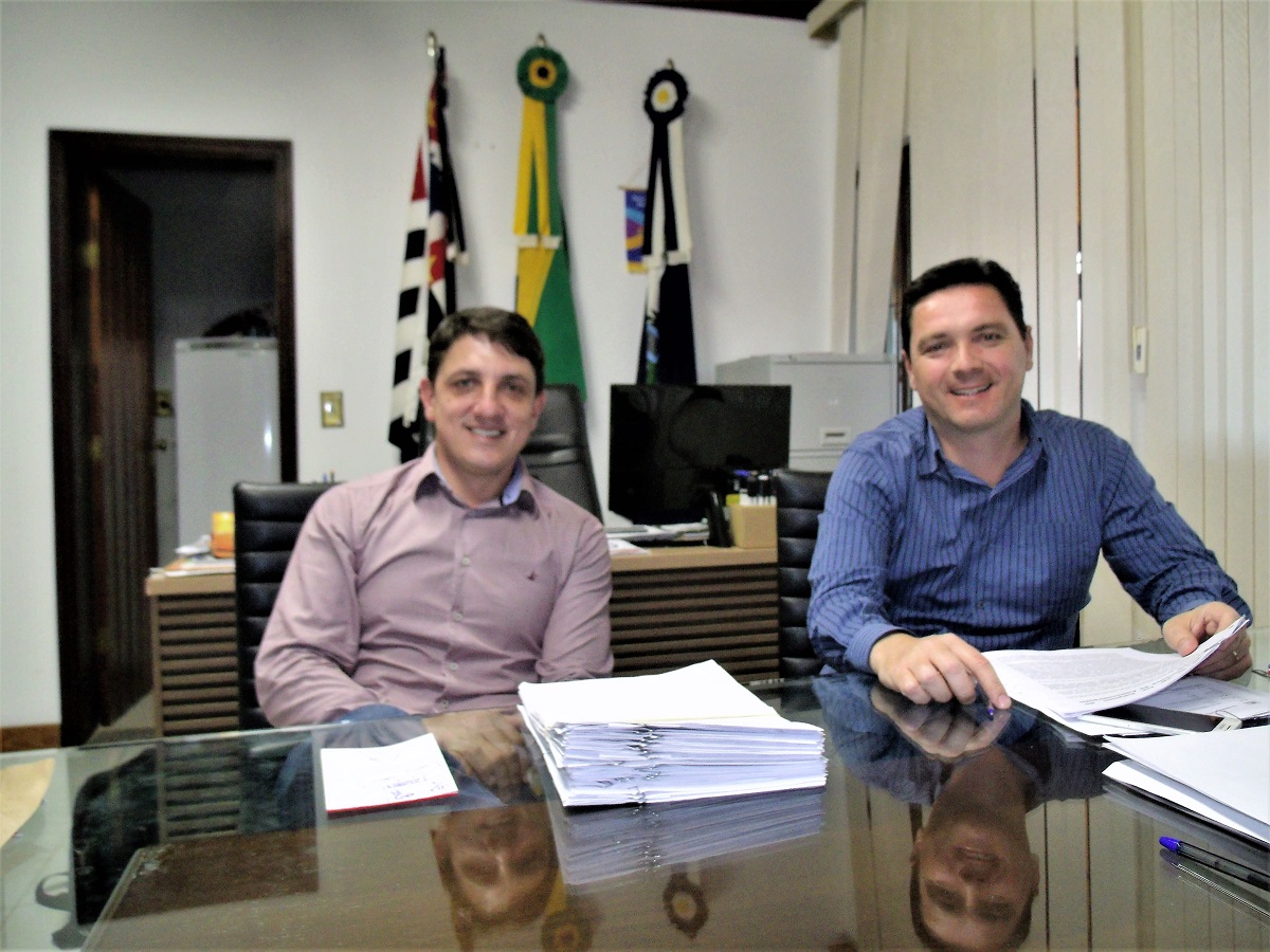 Vice prefeito Bruno Dainese e o prefeito Thiago michelin