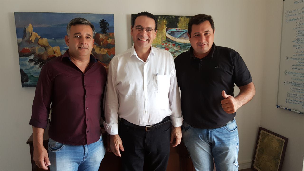 Vereador João Mello, deputado Vitor Lippi e o prefeito Cacheta responsáveis pela conquista 
