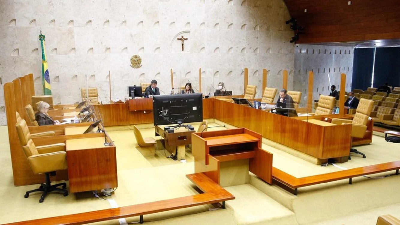 STF retoma julgamento que pode "anular" eleição de sete deputados.